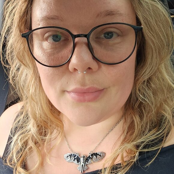 Meet your Posher, Sonya - Picture 1 of 1